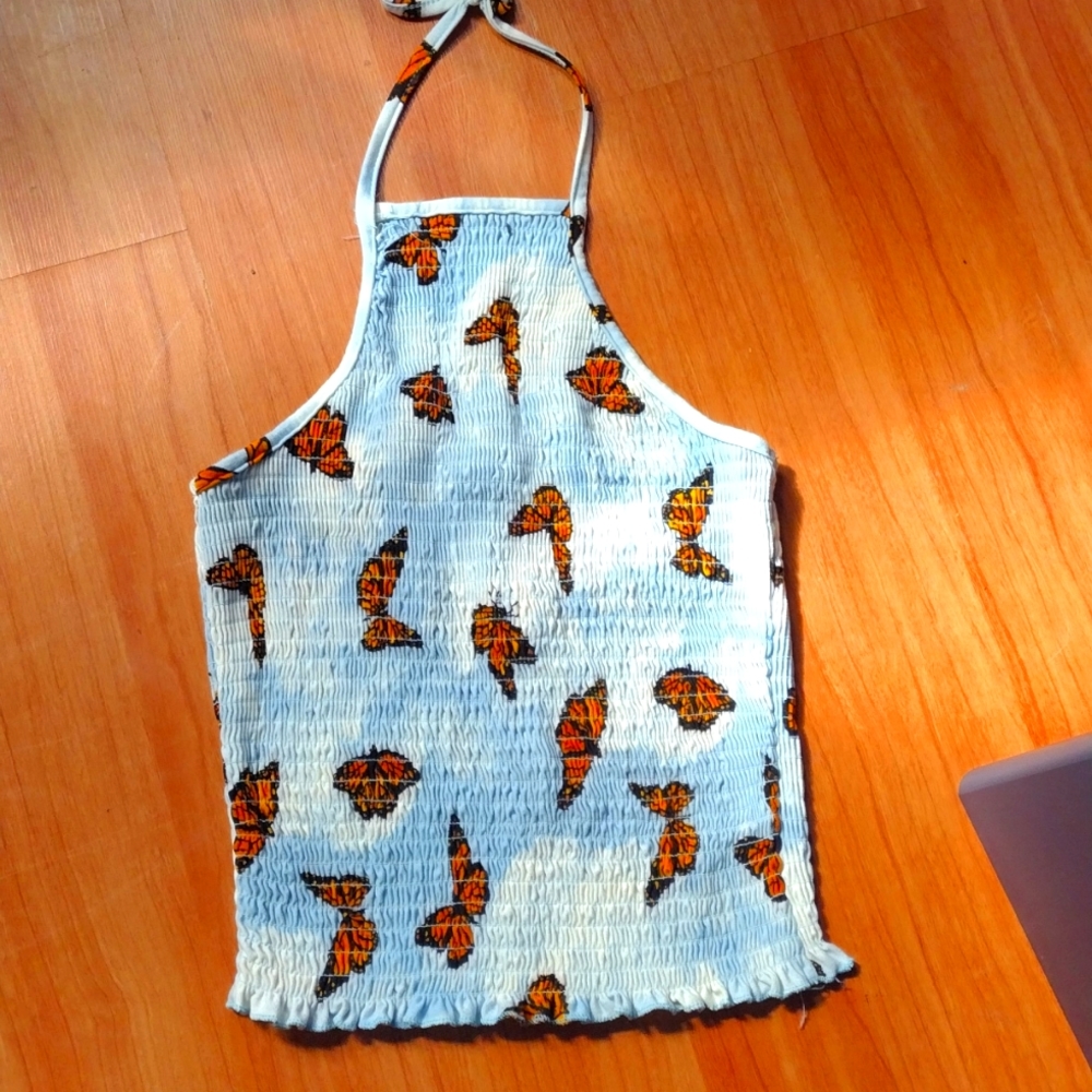 A crop top very stretchy and comfortable